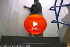 Madura pillada en la escalera
